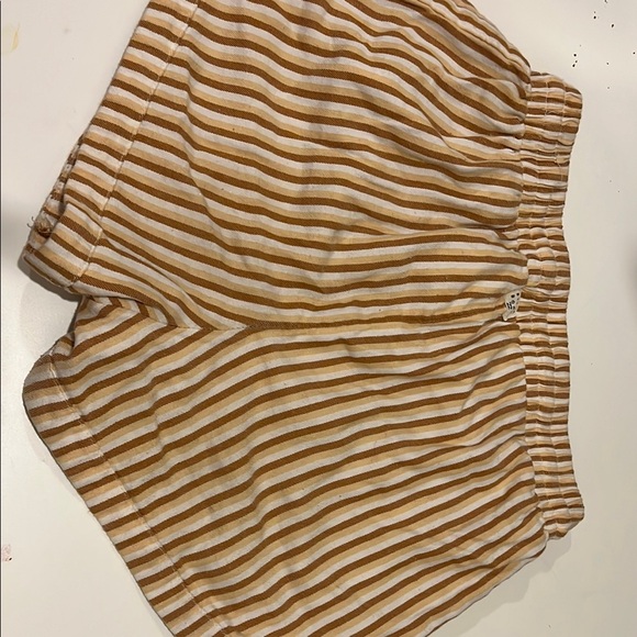 Billabong Brown and White Shorts - Picture 2 of 4